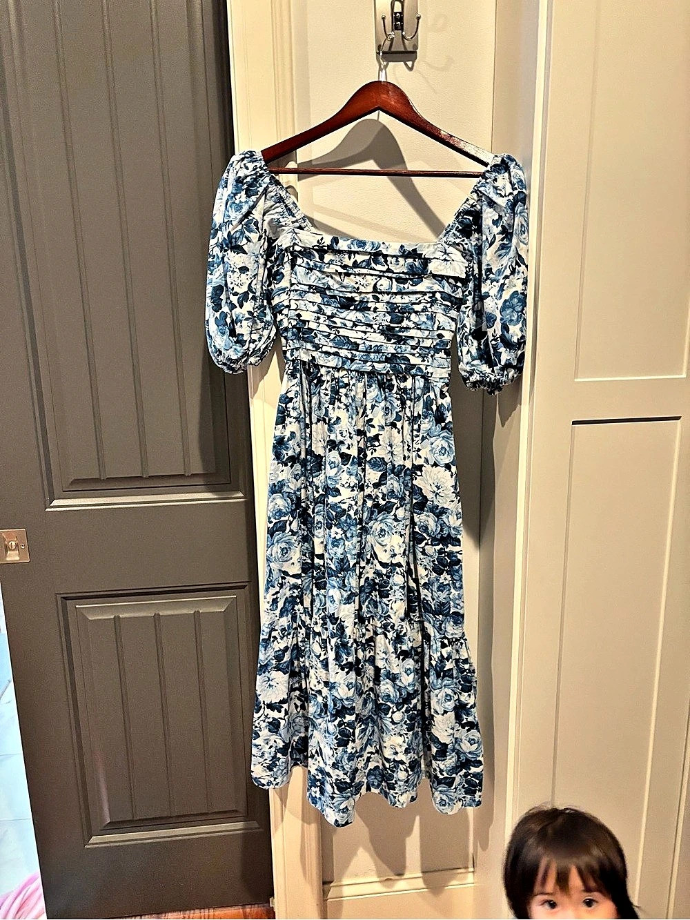 Abercrombie & Fitch Blue Floral Puff Sleeve Pleated Midi Dress